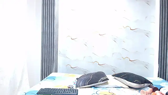 Snapshot of Liaa_cams chatting on 05-30-26, 02:40 Liaa cams online show from 05-30-26, 02:40