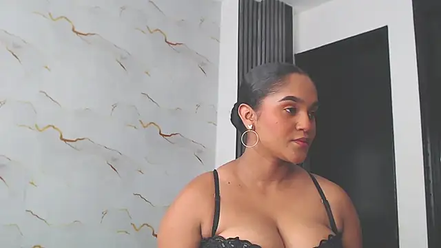 Snapshot of Liaa_cams chatting on 06-11-26, 08:28 Liaa cams online show from 06-11-26, 08:28