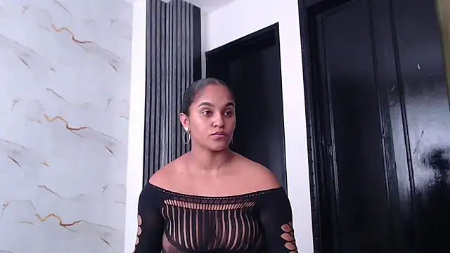 Snapshot of Liaa_cams chatting on 06-14-26, 08:21 Liaa cams online show from 06-14-26, 08:21