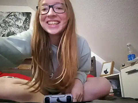 Freaky-Doll online show from 05-07-26, 08:45