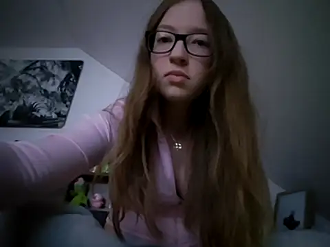 Freaky-Doll online show from 05-03-26, 07:17