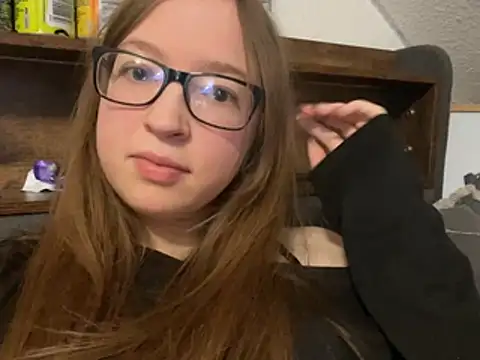 Freaky-Doll online show from 05-01-26, 06:13