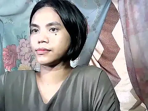 Snapshot of bj_l0ve chatting on 06-10-26, 12:56 bj l0ve online show from 06-10-26, 12:56