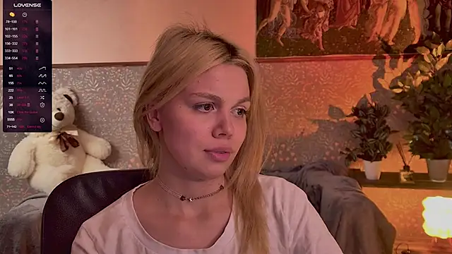 Snapshot of FloraLarsson chatting on 05-24-26, 10:37 FloraLarsson online show from 05-24-26, 10:37