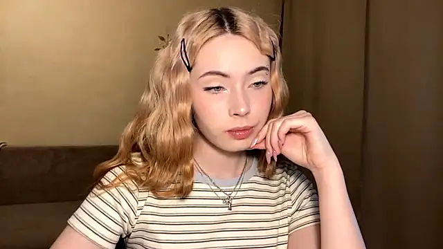 JacquiKelder online show from 05-11-26, 01:23