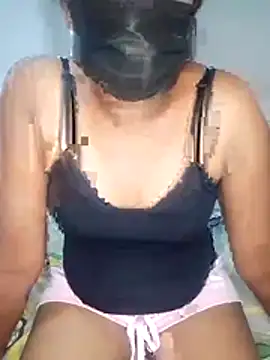 Snapshot of Kristeena- chatting on 06-01-26, 02:56 Kristeena- online show from 06-01-26, 02:56