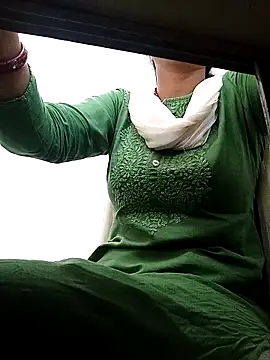 Simmi-00 online show from 05-06-26, 06:28
