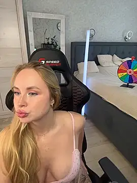 Kitty-Kelsi online show from 05-05-26, 07:22