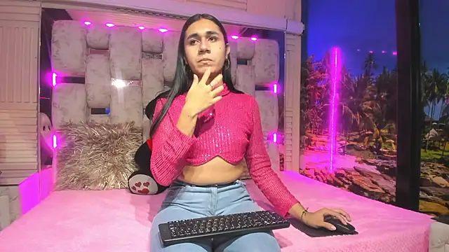 Snapshot of MahiaraHot chatting on 07-14-26, 12:44 MahiaraHot online show from 07-14-26, 12:44