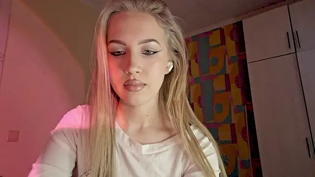 Katrinethequeen online show from 06-13-26, 04:27