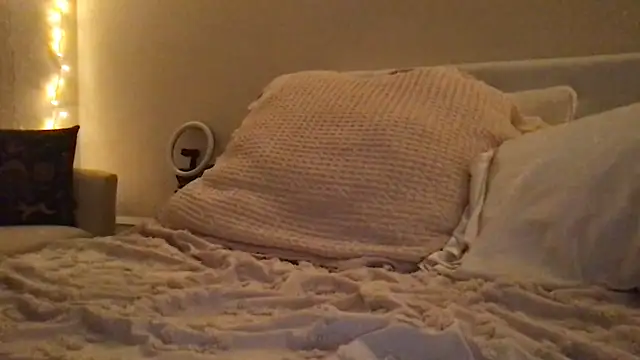 kittycat4810 online show from 06-15-26, 06:46