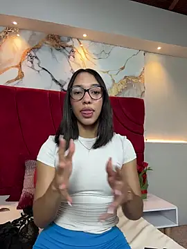 Snapshot of Serena_Velvett chatting on 05-25-26, 10:19 Serena Velvett online show from 05-25-26, 10:19