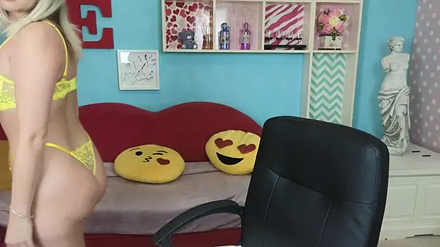 Wet Dakota online show from 06-19-26, 04:07