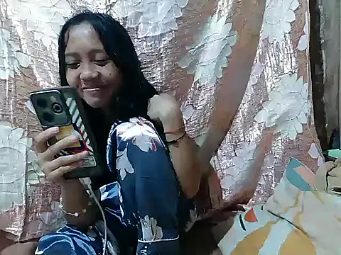 Yours AsianPinayGirl18 online show from 05-13-26, 02:02