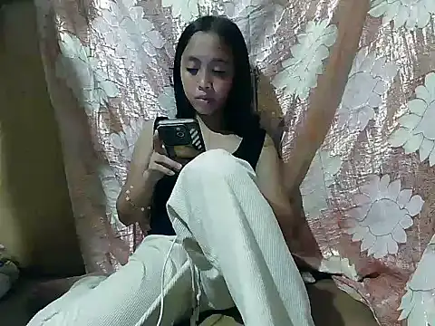 Yours AsianPinayGirl18 online show from 05-19-26, 09:49