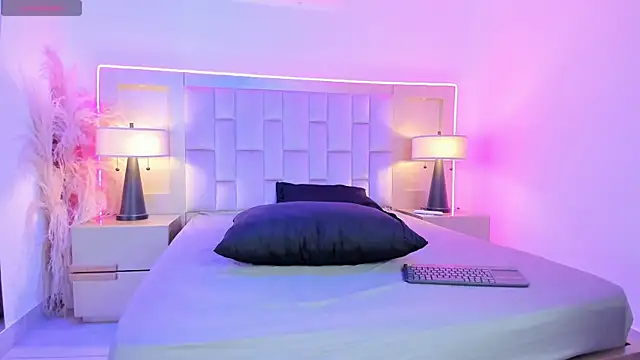 StefannyLizz online show from 06-01-26, 04:50