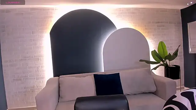 LoiseHarper online show from 06-17-26, 04:01
