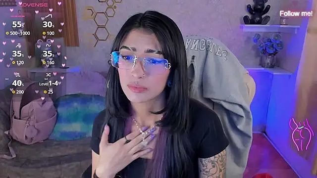 mia smoke  online show from 06-17-26, 02:05