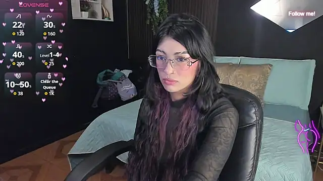 mia smoke  online show from 05-31-26, 06:19