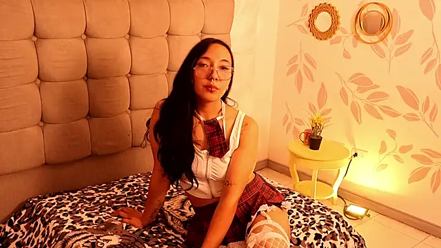 Snapshot of Alana_jazz chatting on 05-06-26, 03:43 Alana jazz online show from 05-06-26, 03:43