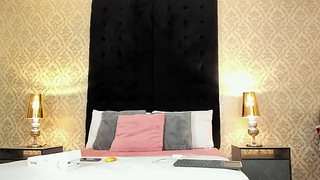 emilly sweett online show from 06-11-26, 07:33