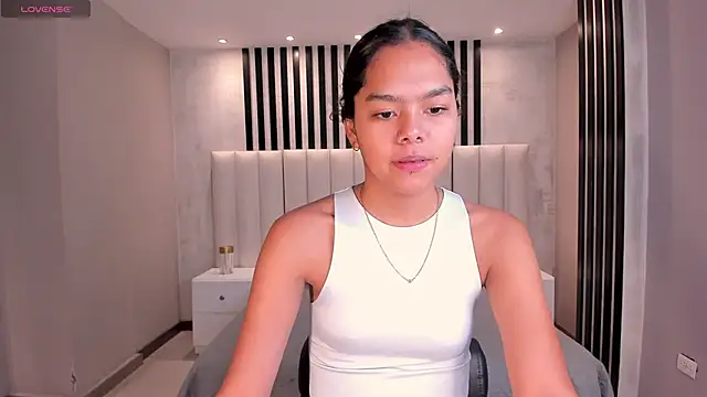 SaphiraJames online show from 06-27-26, 01:55