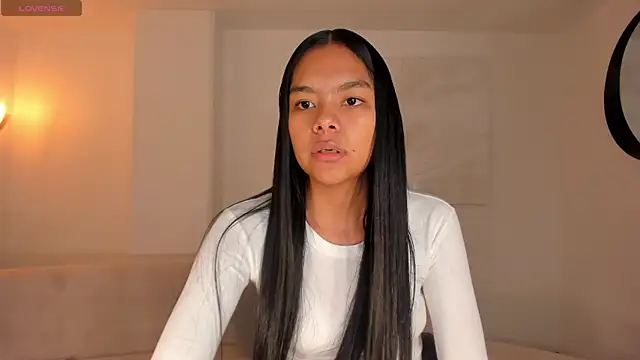 SaphiraJames online show from 06-25-26, 01:47