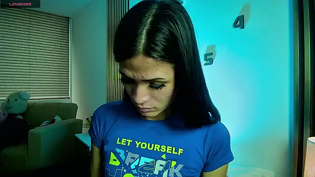 Juliette Doll  online show from 05-29-26, 01:28