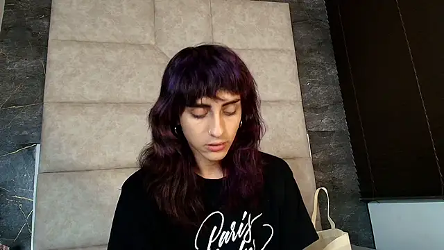 Divine      online show from 06-20-26, 08:47