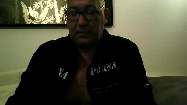 Soloyan online show from 10-16-25, 05:16
