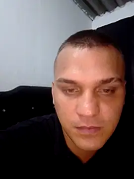 Snapshot of Marvic_men chatting on 04-30-26, 01:29 Marvic men online show from 04-30-26, 01:29
