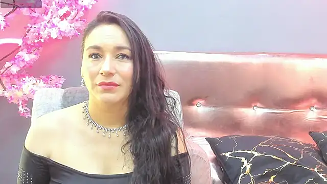 Elizabeth bennett online show from 06-23-26, 04:27
