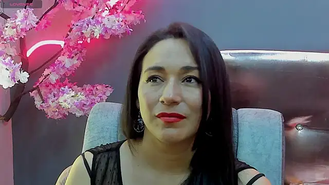 Elizabeth bennett online show from 06-19-26, 12:49