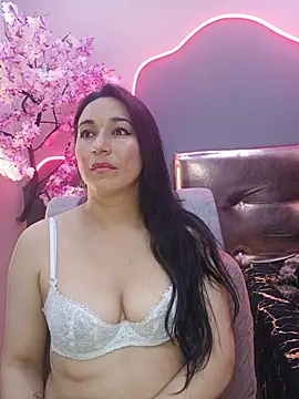 Elizabeth bennett online show from 06-20-26, 02:49