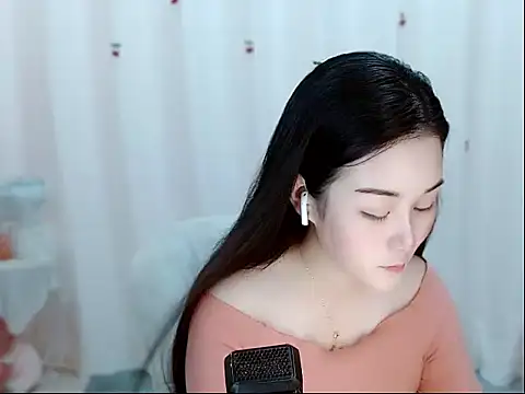 Amy-cnbaby online show from 05-20-26, 01:35