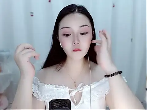 Amy-cnbaby online show from 05-13-26, 01:23