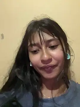 Snapshot of Noa_lau chatting on 06-23-26, 05:27 Noa lau online show from 06-23-26, 05:27