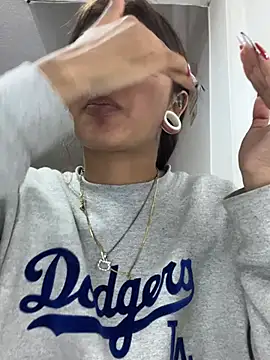 Snapshot of Noa_lau chatting on 07-25-26, 03:58 Noa lau online show from 07-25-26, 03:58