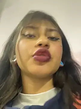 Snapshot of Noa_lau chatting on 07-02-26, 03:45 Noa lau online show from 07-02-26, 03:45