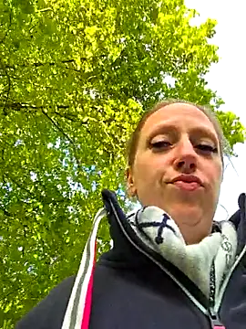 SweetGermanAlina online show from 05-15-26, 05:33