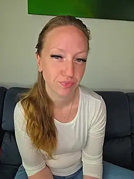 SweetGermanAlina online show from 07-05-26, 08:43