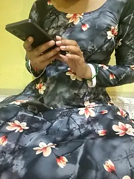 Seema yadav01 online show from 05-04-26, 05:00