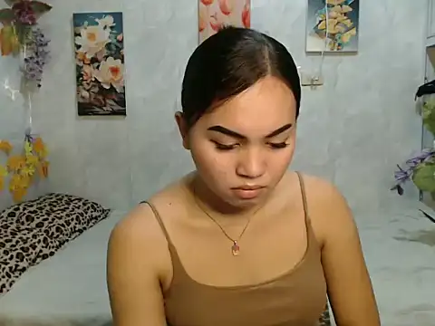 Snapshot of ur_asiankat chatting on 06-06-26, 06:35 ur asiankat online show from 06-06-26, 06:35