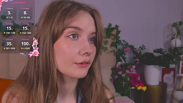 Snapshot of Flora_DeVille chatting on 07-27-26, 06:04 Flora DeVille online show from 07-27-26, 06:04