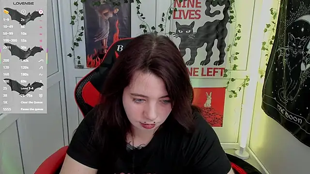 Snapshot of PurpleRune chatting on 05-22-26, 12:47 PurpleRune online show from 05-22-26, 12:47