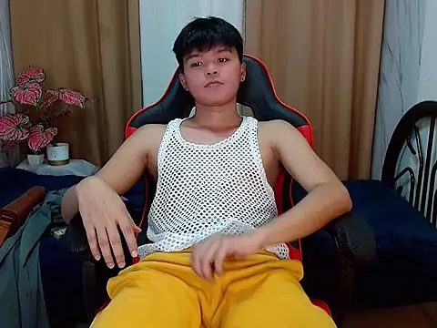 yourhotasiandoms online show from 05-21-26, 05:27