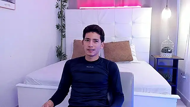 Alejo-and-Thiago online show from 06-18-26, 12:10