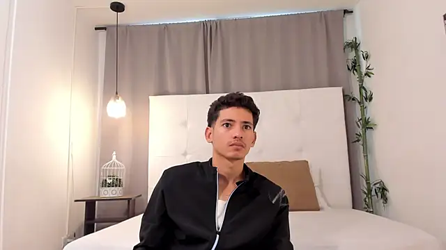 Alejo-and-Thiago online show from 07-17-26, 12:35