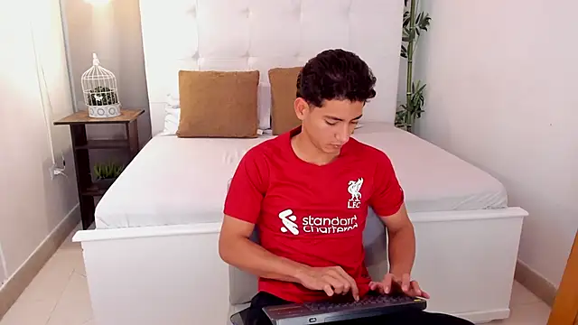 Alejo-and-Thiago online show from 06-16-26, 12:16