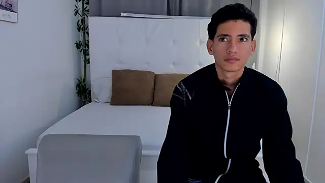 Alejo-and-Thiago online show from 06-09-26, 12:28